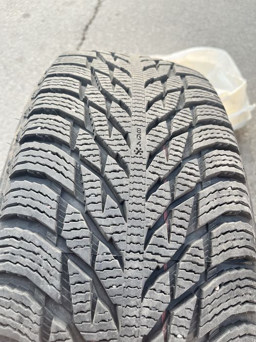 Nokian Hakkapeliitta 235/65/17