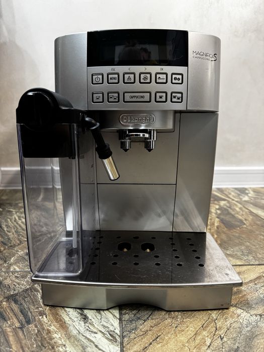 Автоматична кафемашина DeLonghi Magnifica S Cappuccino