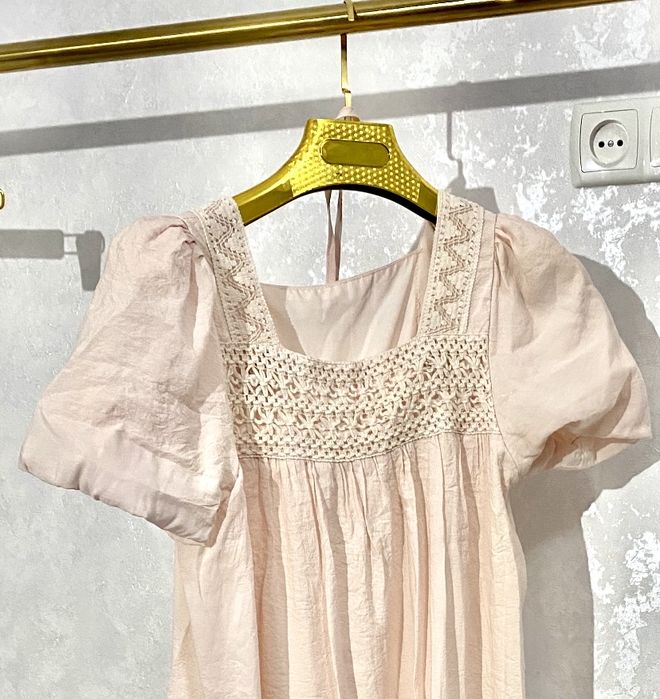 женское розовое платье