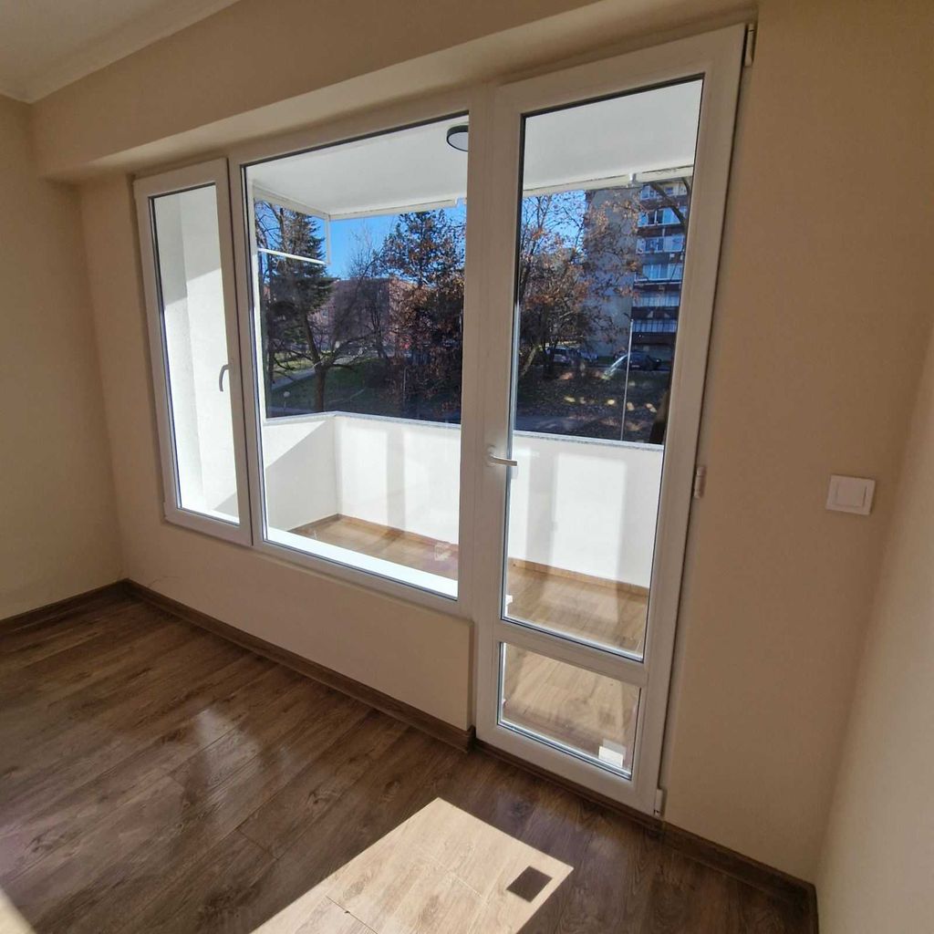 Продава се Тристаен апартамент в Разград, Орел - 78 кв.м за 1066 €/кв.м - Снимка #4