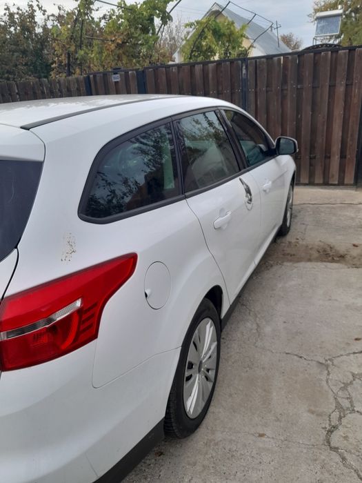 Vand Ford Focus 2015 ,unic proprietar masina personala si intretinuta.