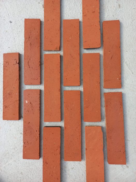 Caramida feliata apareta