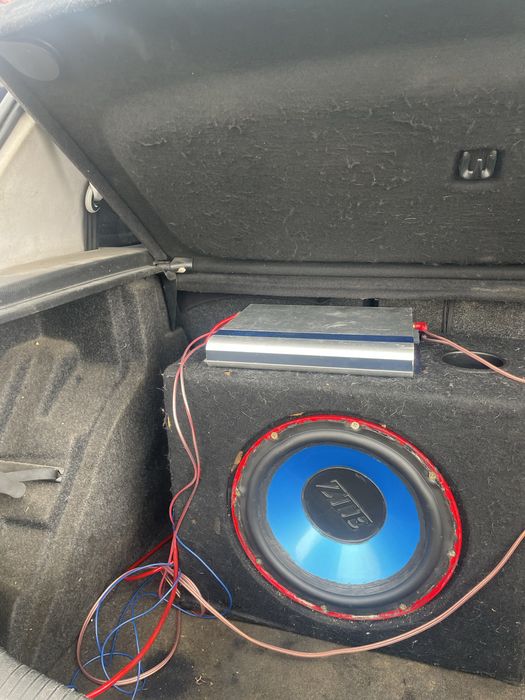 Бас каса 1000вата с усилвател