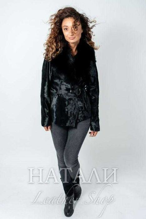 Дамски къс кожух от Пони с яка от лисица