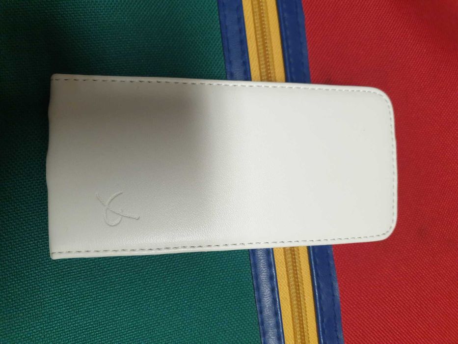 Кожени калъфи за iphone 5, 5s и SE 35бр. Всички за 75лв.