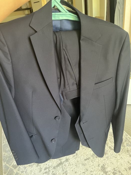 Мужской костюм 3-ка, состояние нового. Одевался один раз на защиту
