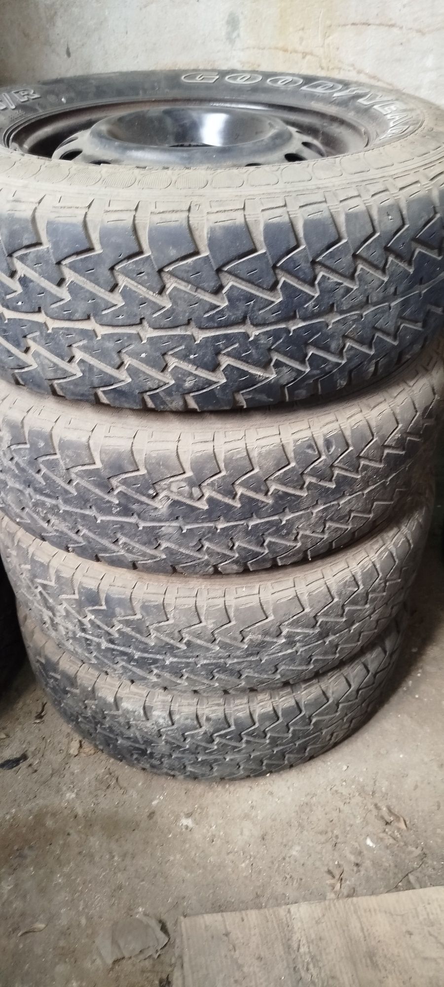 Джанти с гуми за джип Hyundai и Kia 15"