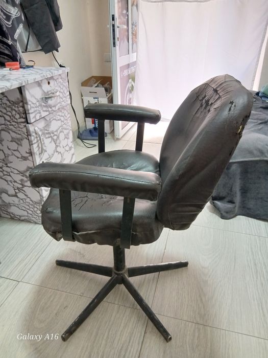 Sartarosh kreslo Sotiladi