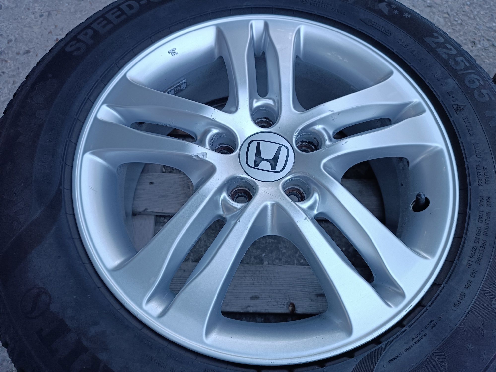 Лети джанти 17ки 5х114.3 Honda + зимни гуми 225/65/17 Semperit