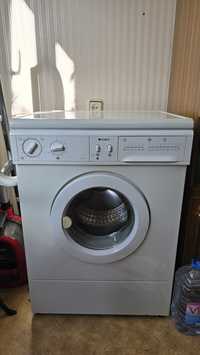 Продам стиральную машину Indesit WN 421 WU