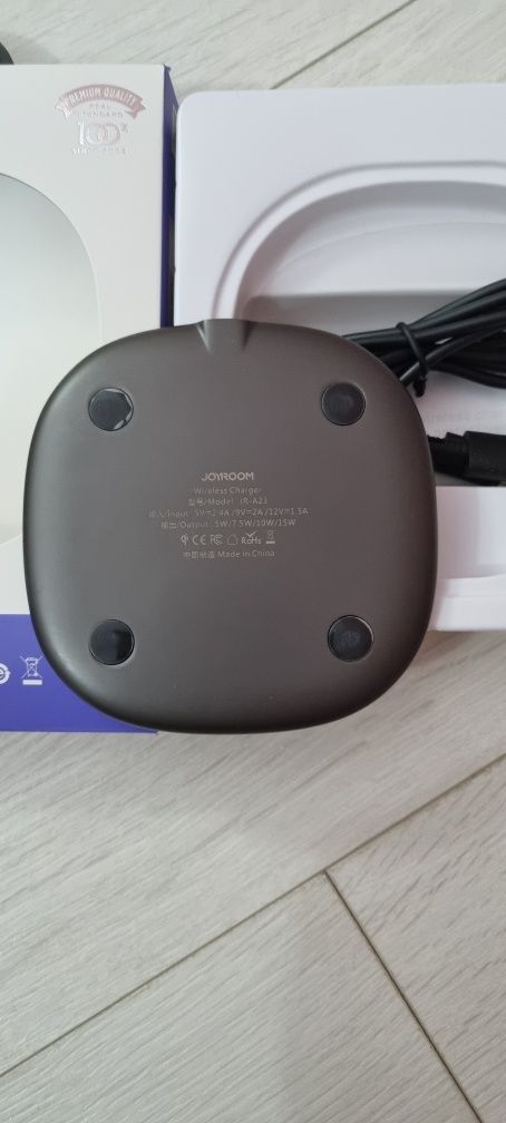 Vand incarcator wireless 15 W