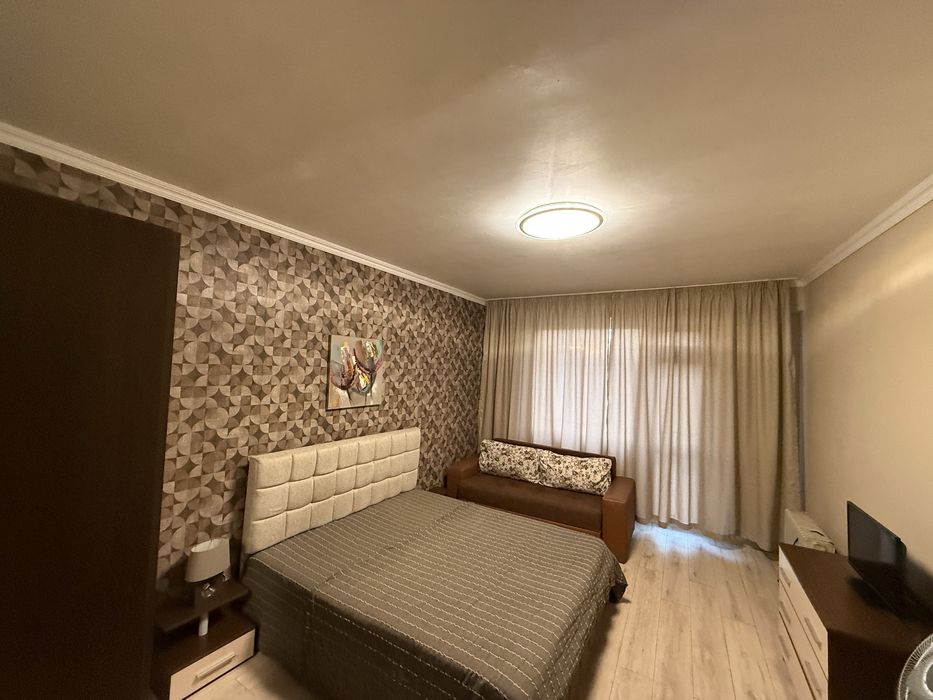 Дава се под наем Тристаен апартамент в Добрич, Дружба 2 - 103 кв.м за 357 € - Снимка #4