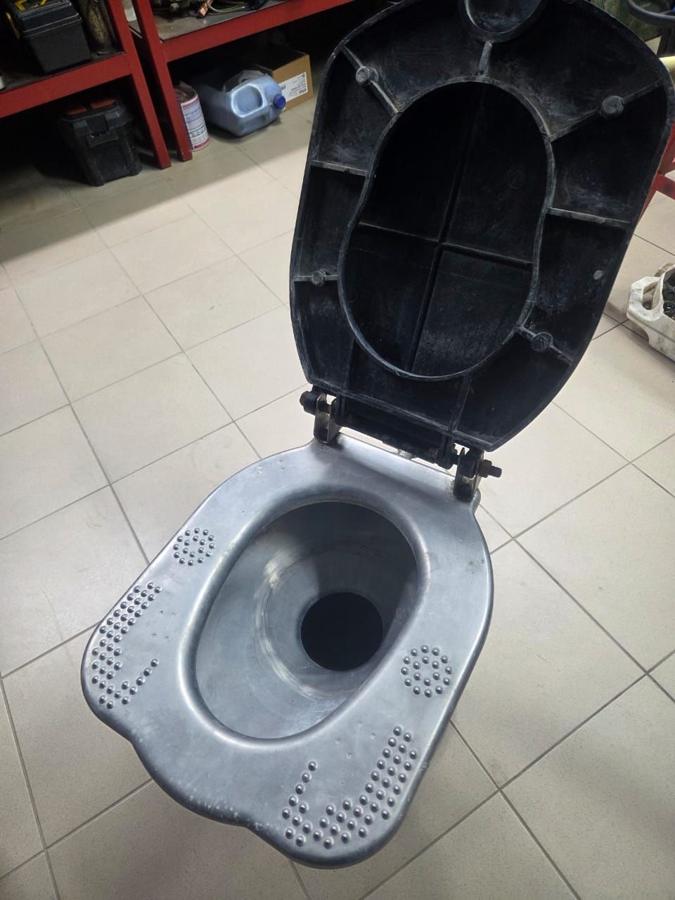 Унитаз из нержавеющей стали