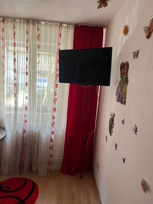 Închiriez Ap 3 camere