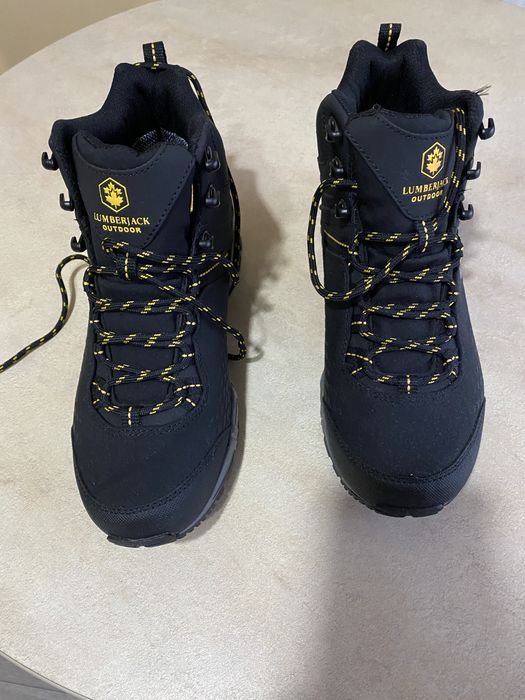 Bocanci de iarna, munte