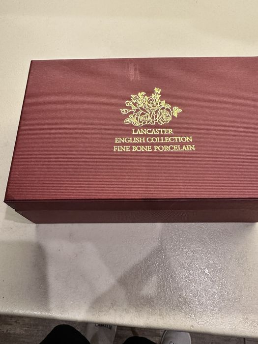 Фин костен английски порцелан 2 чаши на  Lancaster porcelaHeразпечатва