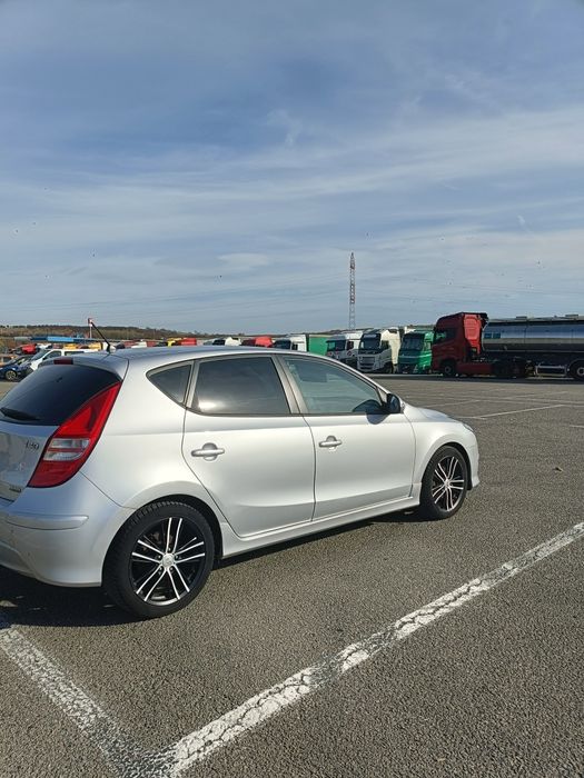 Vând Hyundai i30