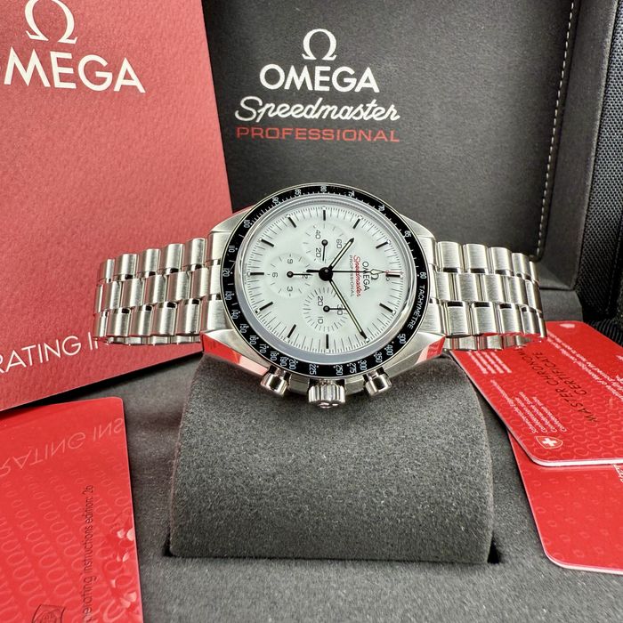 Ceas Omega Speedmaster Sapphire 2025 | 8000 Euro | 310.30.42.50.04.001