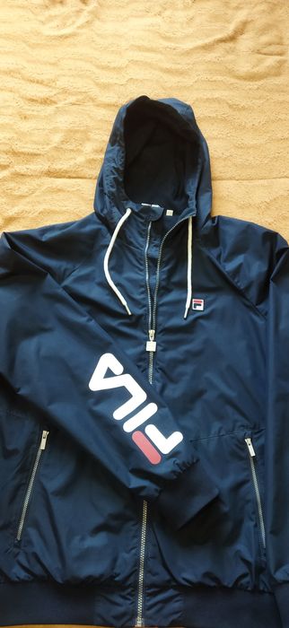 Мужская фирменная куртка -ветровка