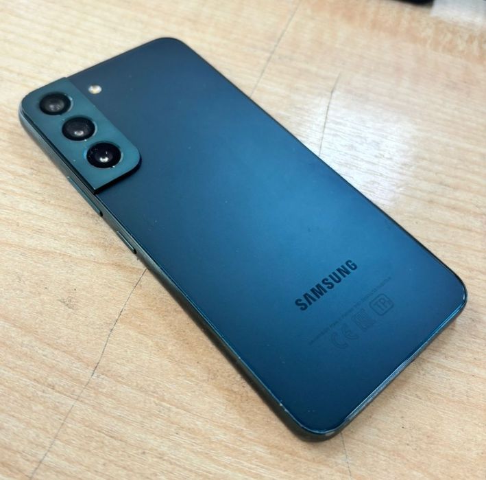 Samsung s22 в хорошем состояние