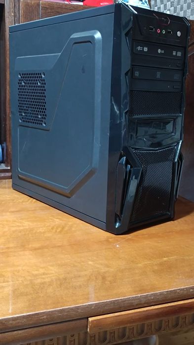 Vând PC office/calculator de birou.