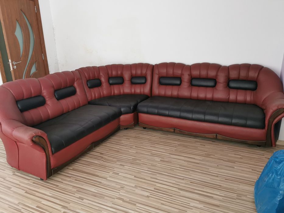 Кожен ъглов диван (става и легло)