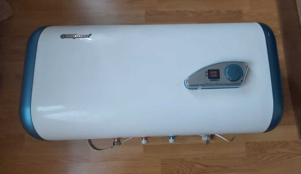Продам водонагреватель Гарантерм - 50л. Бак - нержавеющая сталь.