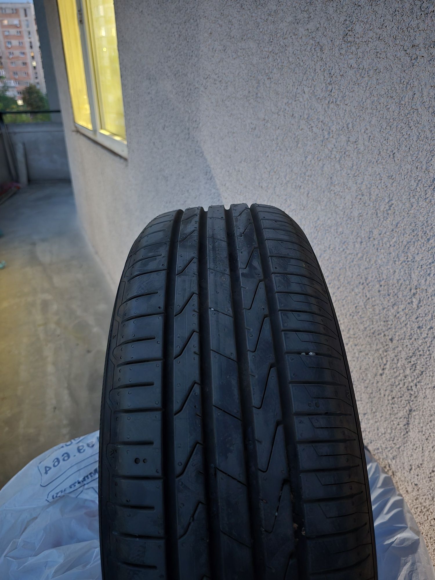 Vand set 4 anvelope vara, DOT 2025, 99% noi Hankook 205/60/R16