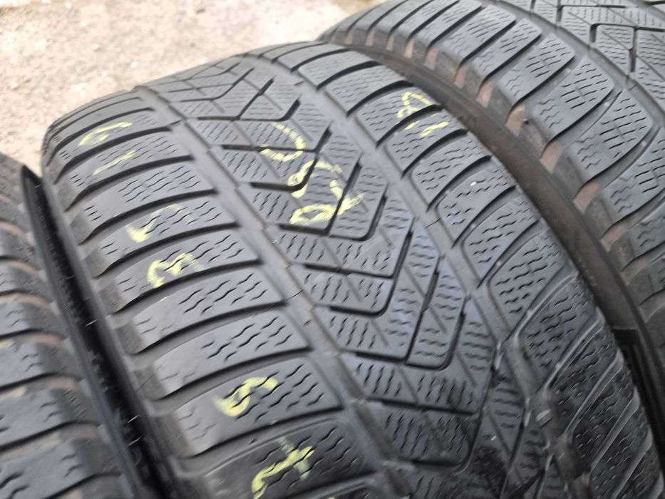 SET 4 Anvelope Iarna 245/40 R19 + 275/35 R19 PIRELLI Runflat