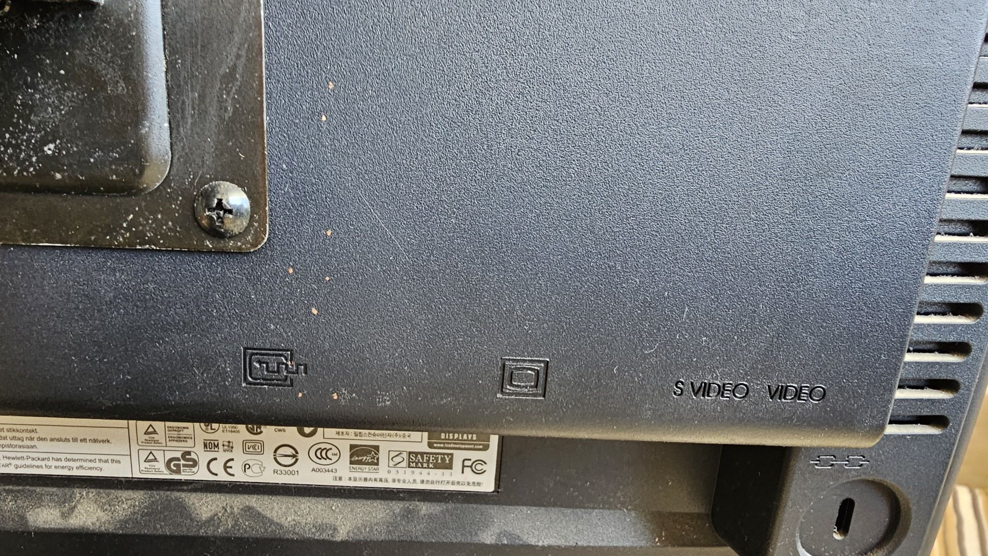 Продавам монитор hp 20 35