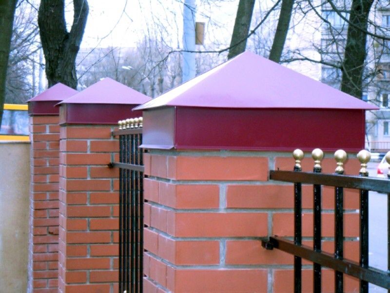 Колпаки и парапеты на забор
