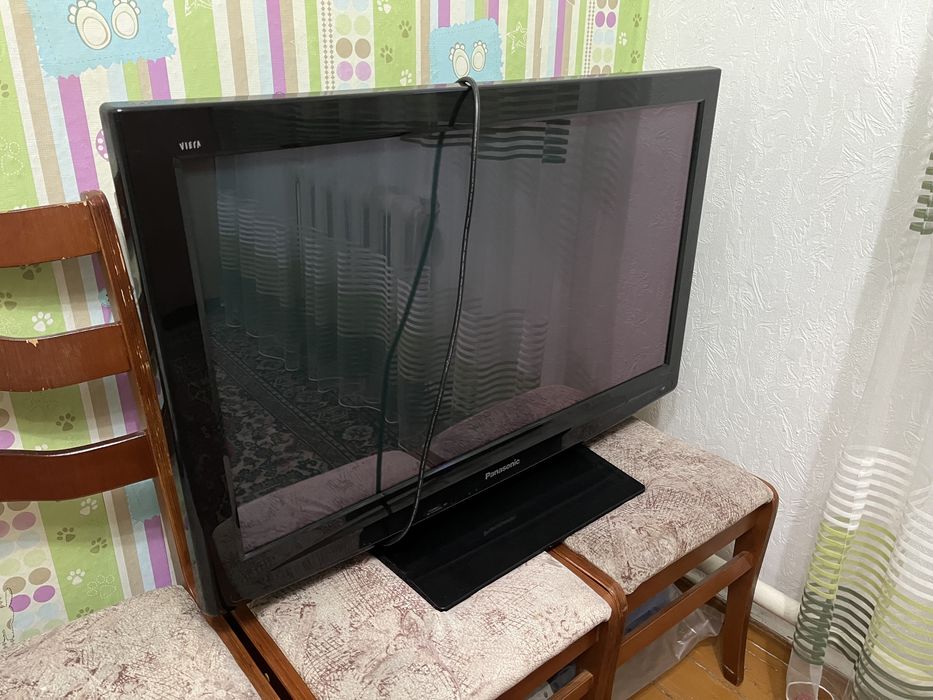 Продам телевизор большой Панасоник!