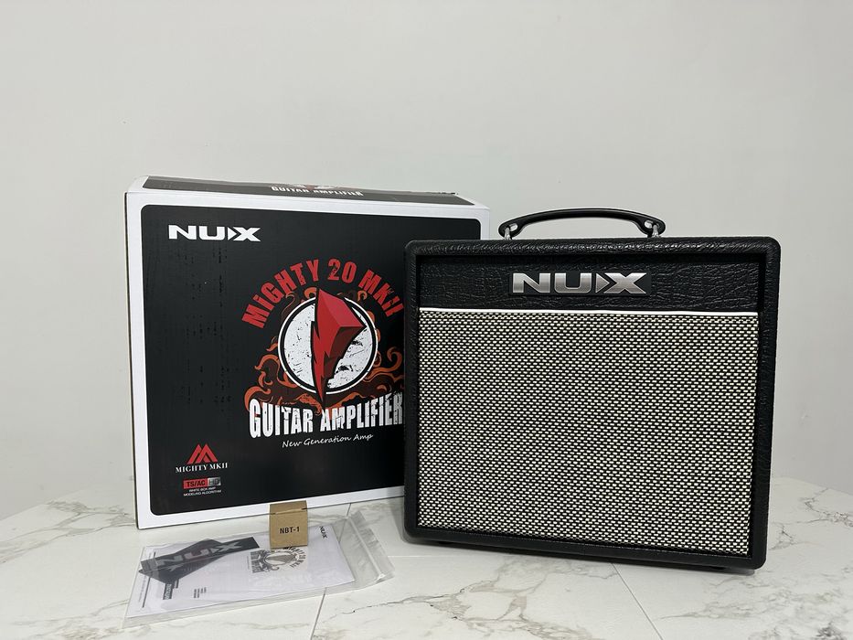 Срочно продам комбоусилитель NUX Mighty 20BT MKII