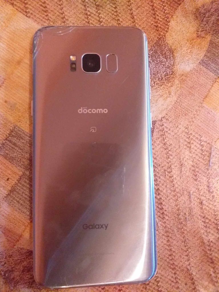 Продавам телефон Samsung s8+