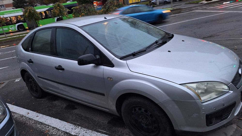 Ford Focus 2 Hatchback 1.6 Benzina (2005)