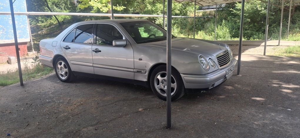 Мерседес W 210 сотилади