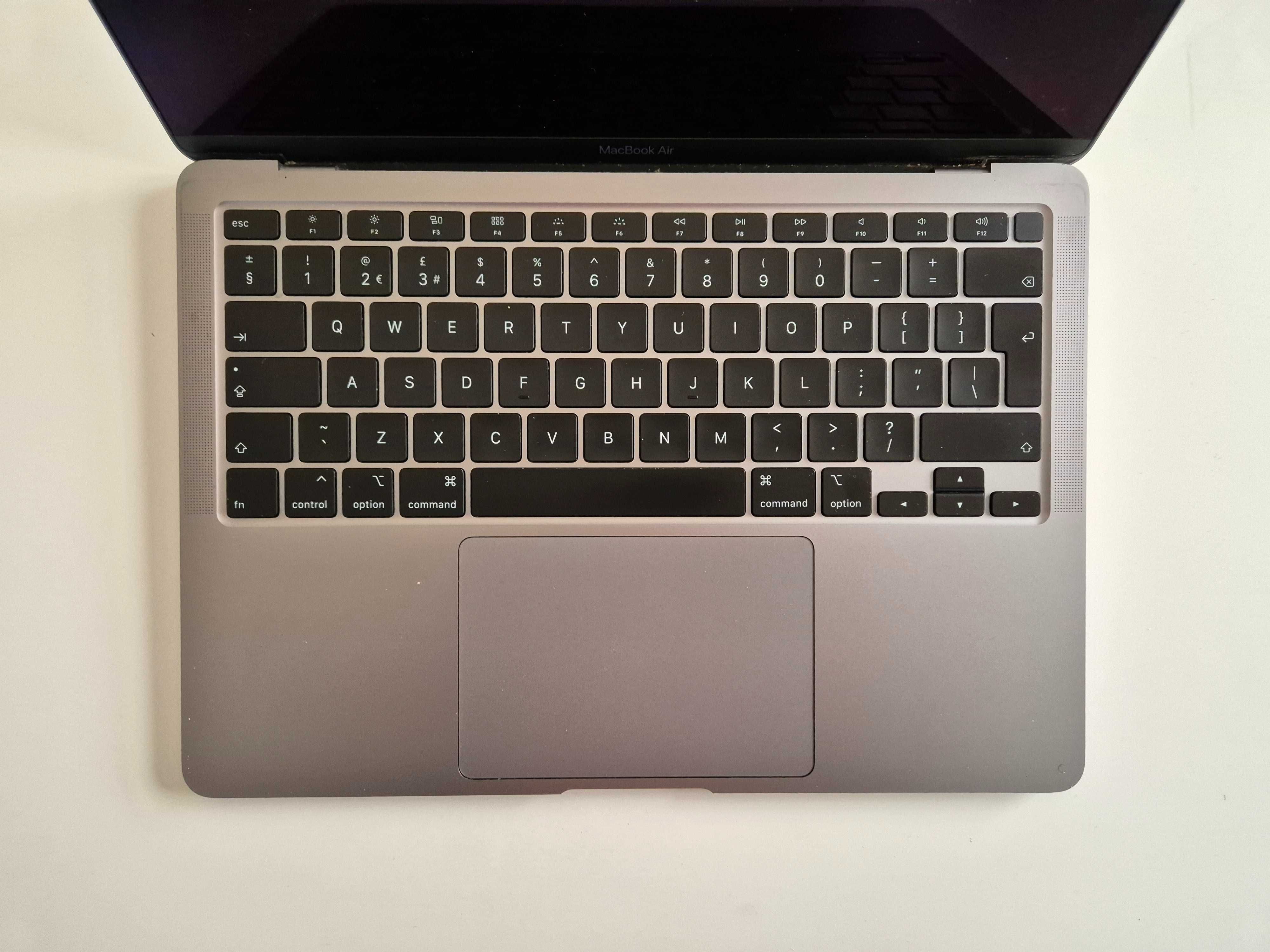 MacBook Air (13" 2020) i7-1060NG7 16GB 512GB SSD, cu Factura si TVA