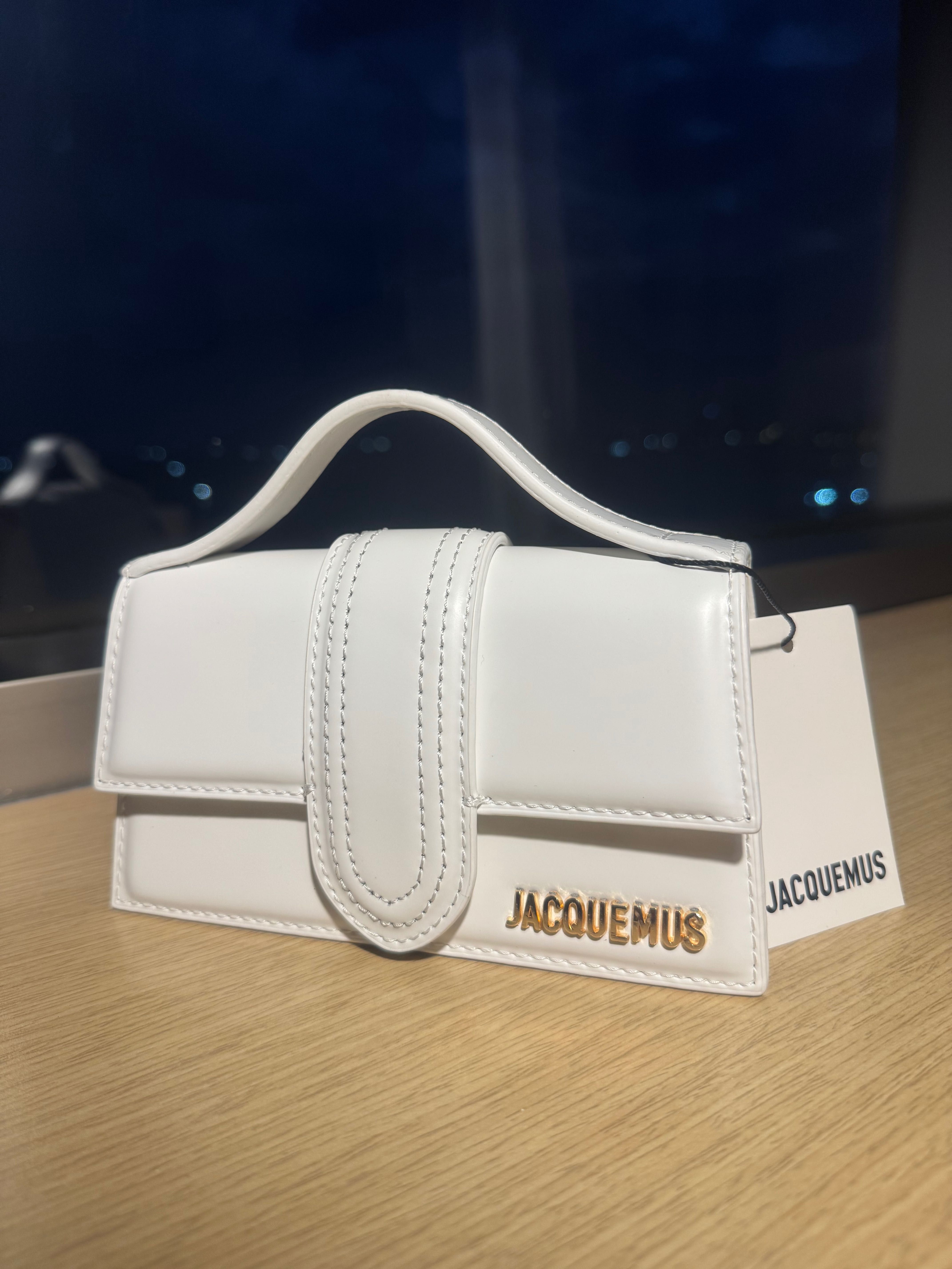 Луксозна дизайнерска чанта Jacquemus – модел Le Chiquito Long