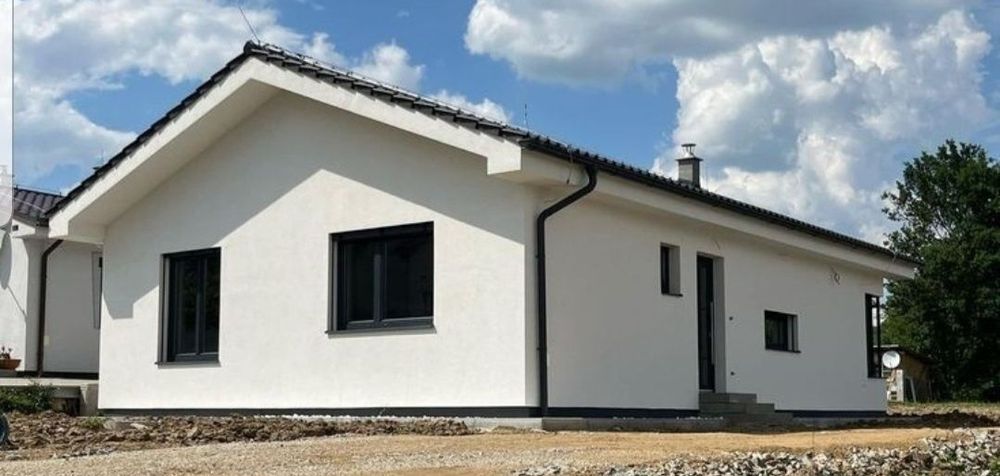 Case modulare pe structură metalică