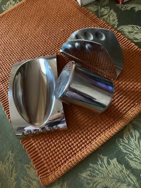 Seturi variate și practice în orice bucătărie.