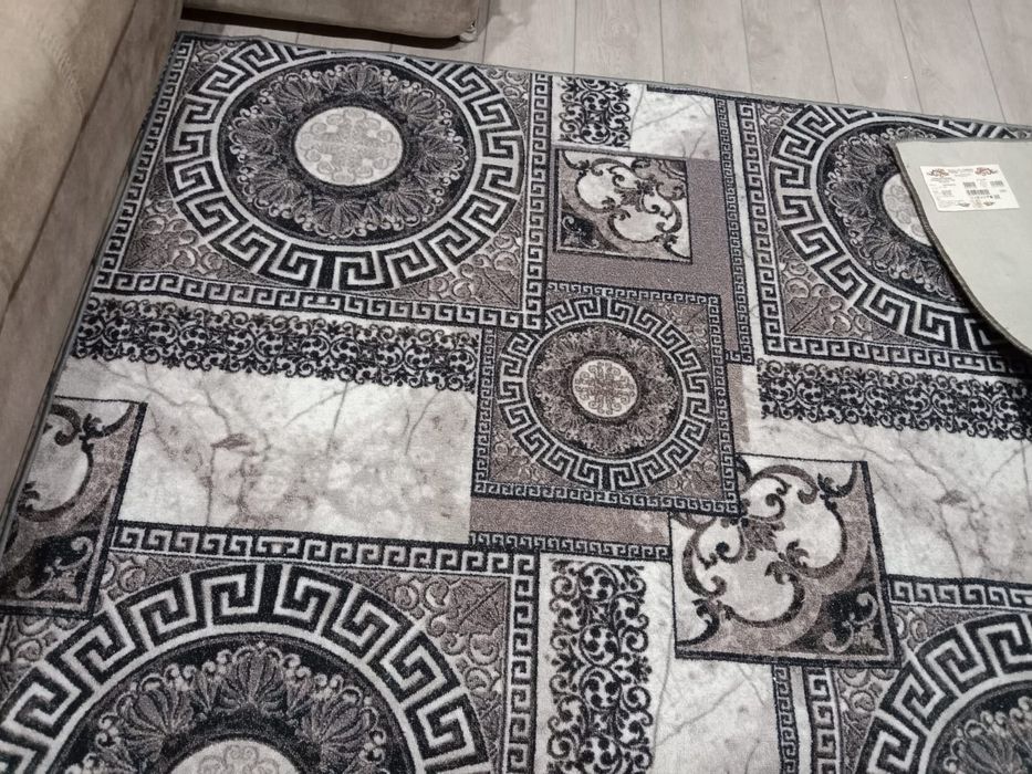 Продам палас 230 на 230