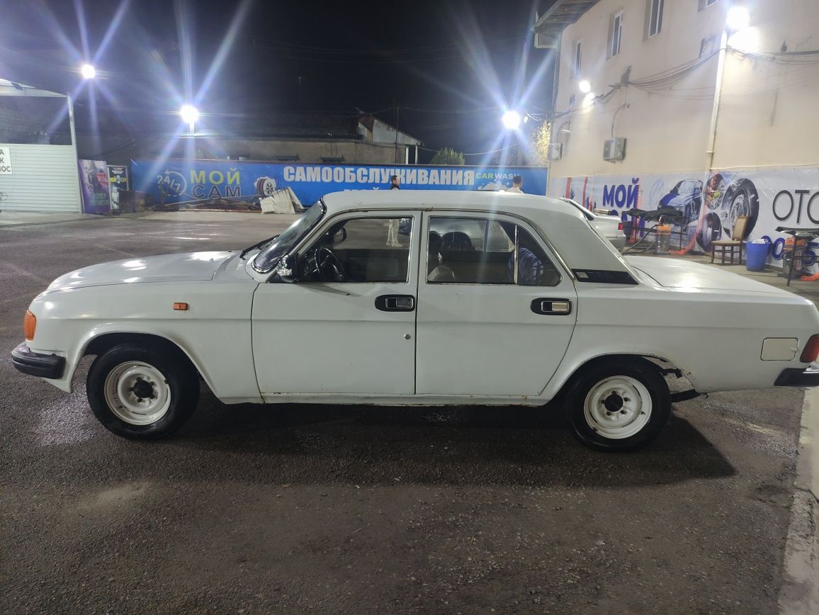 Volga gaz  31029, rangi oq. Moshina Toshkent, Xonobodda turip