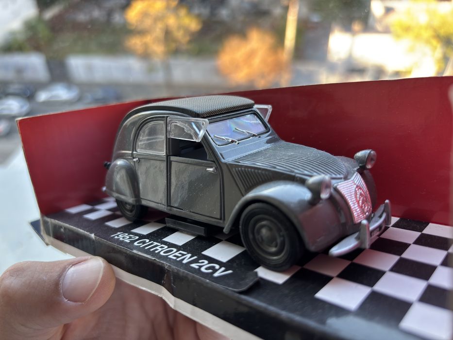 Masinuta macheta Citroen 2CV(1952) 1/32