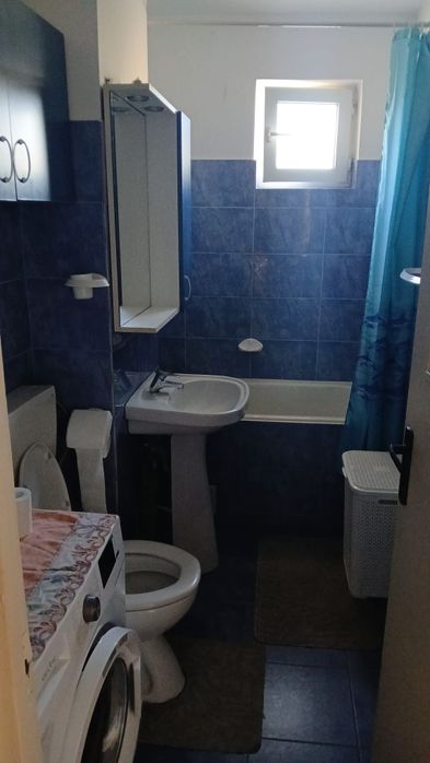 Persoană fizică închiriez apartament cu doua camere ,in deva
