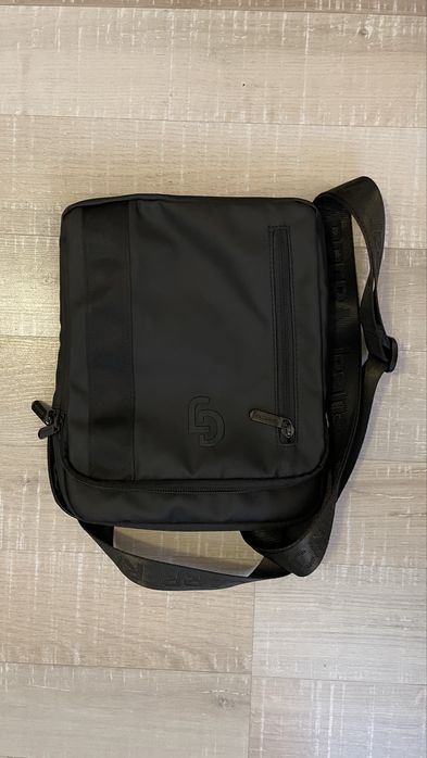 Чантичка Carrera като нова