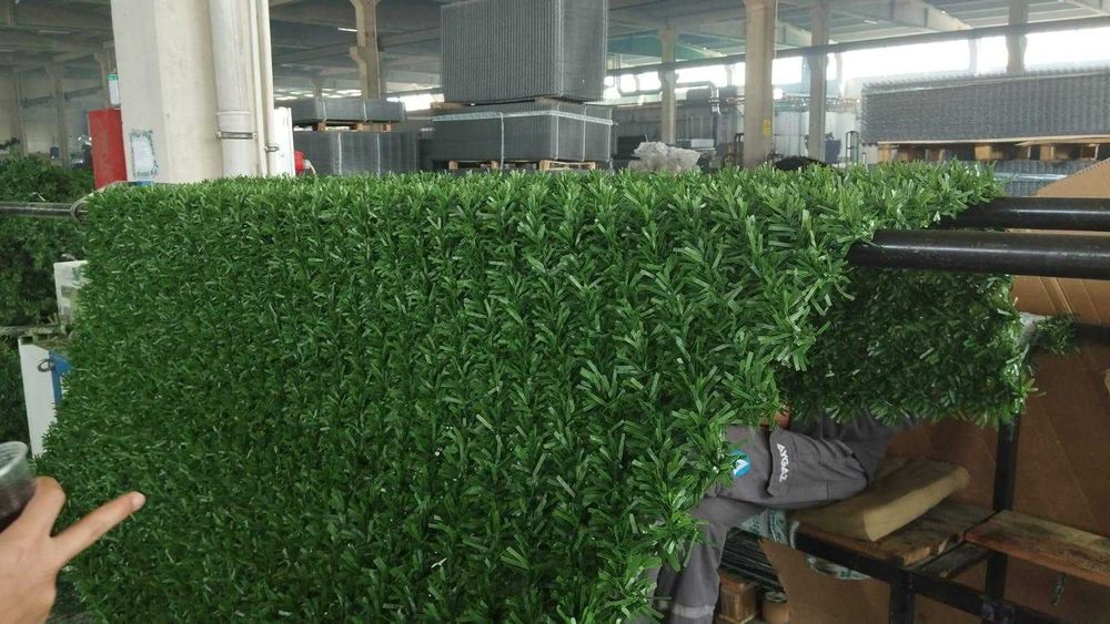 ЧЕРЕН НОЕМВРИ! Оградна мрежа с декорация. GREEN GRASS. Цена: 15 лева