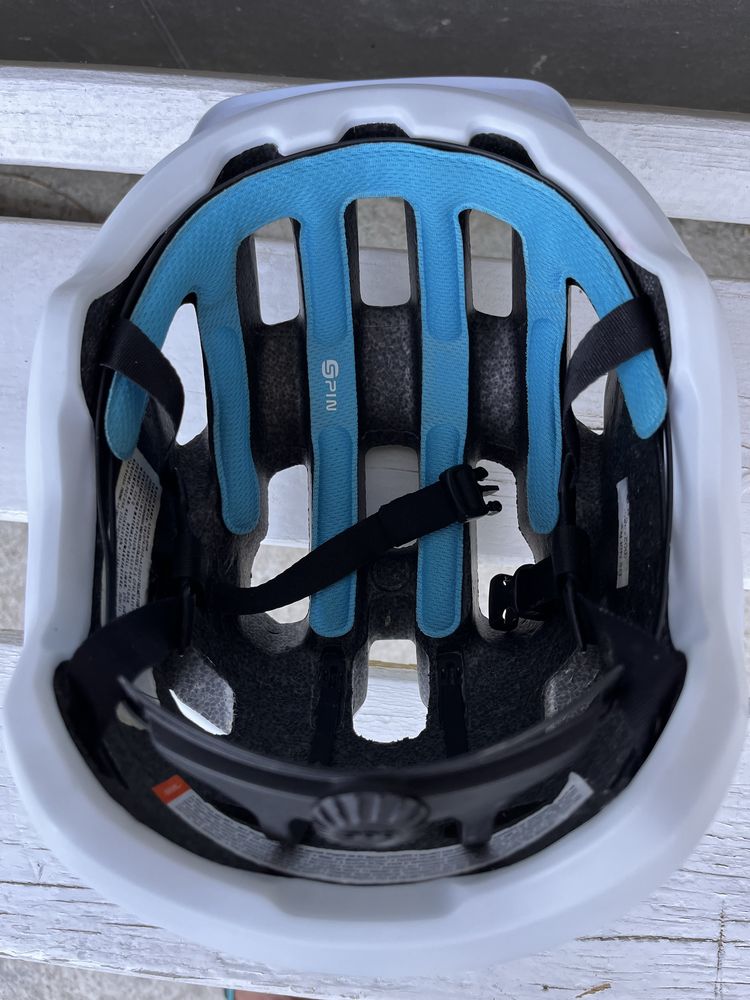 Каска MTB POC Axion Spin