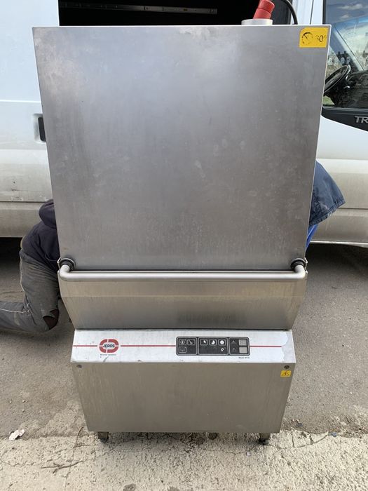 Професионална съдомиялна машина