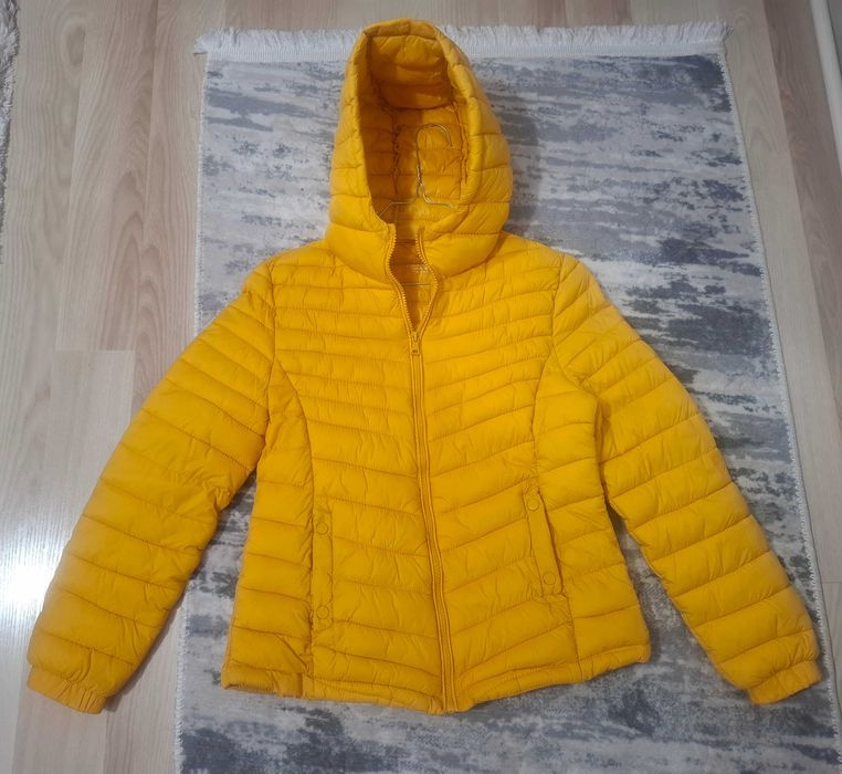 Hainuta/ geaca fetita 8-10 ani