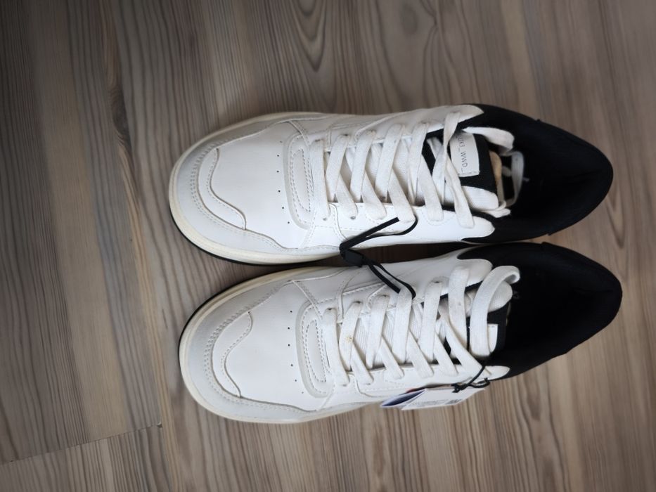 Нови маратонки Bershka 42 номер